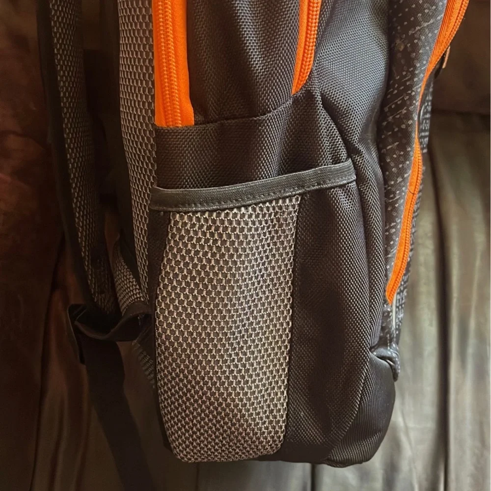 Backpack - Picture 7 of 8